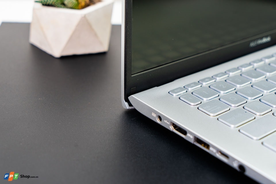 Chưa đến 13 triệu đồng đã có laptop trang bị SSD “khủng” 512GB, bạn có tin không? (ảnh 4) VivoBook 14 A412FA: Giá ngon lại nhiều tính năng hấp dẫn
