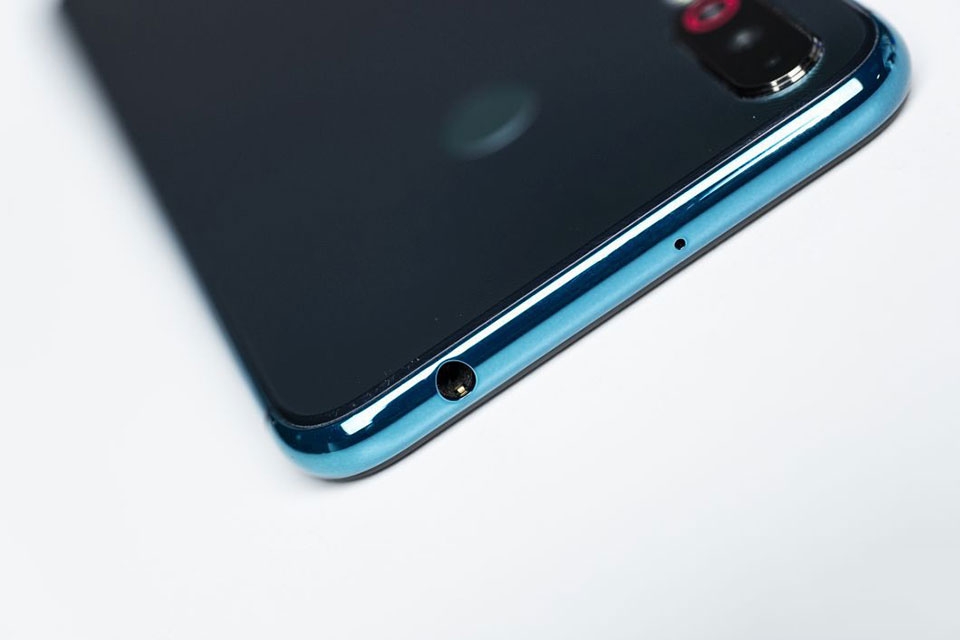 LG W30