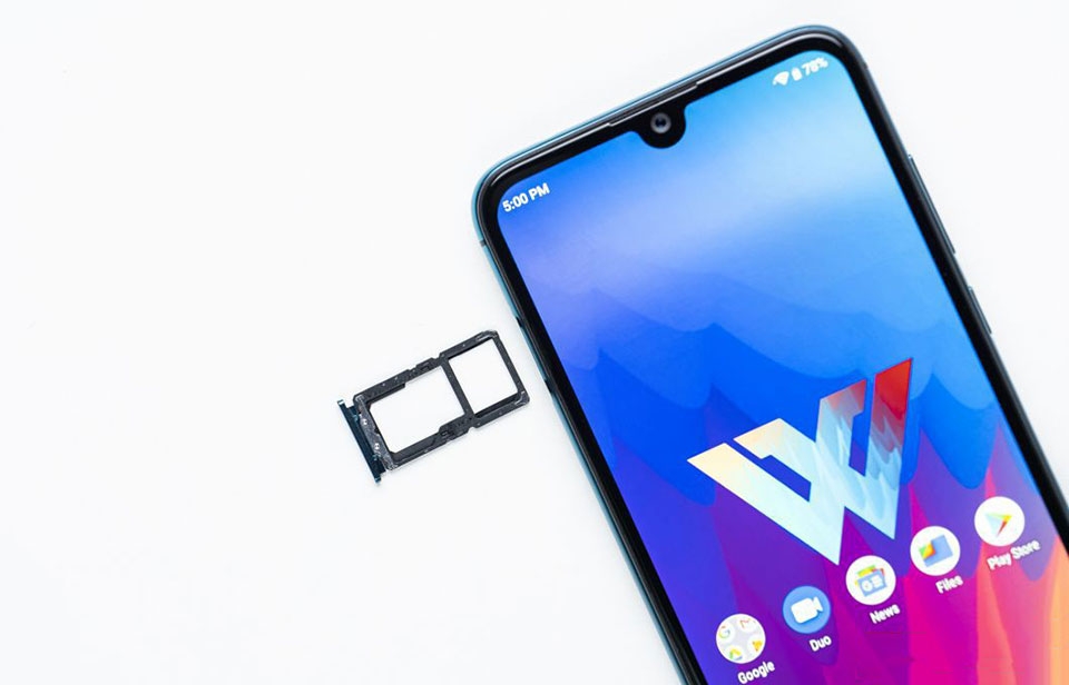 LG W30