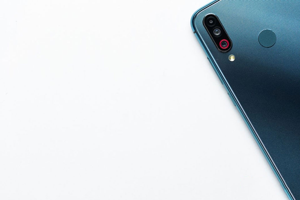 LG W30