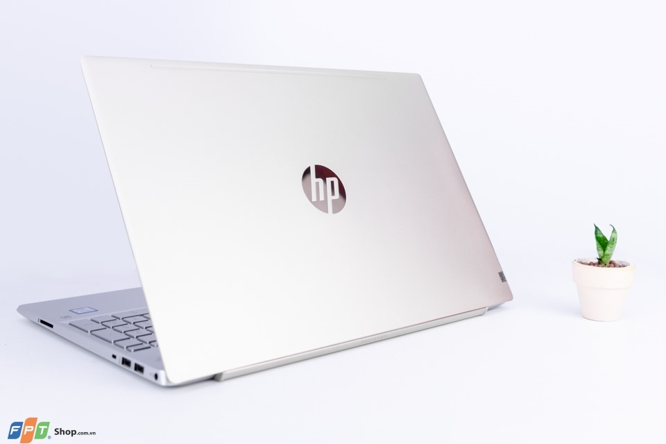 HP Pavilion 15: Laptop màn hình lớn, CPU Intel Whiskey Lake mới nhất và card đồ họa NVIDIA 2GB mạnh mẽ (ảnh 1)