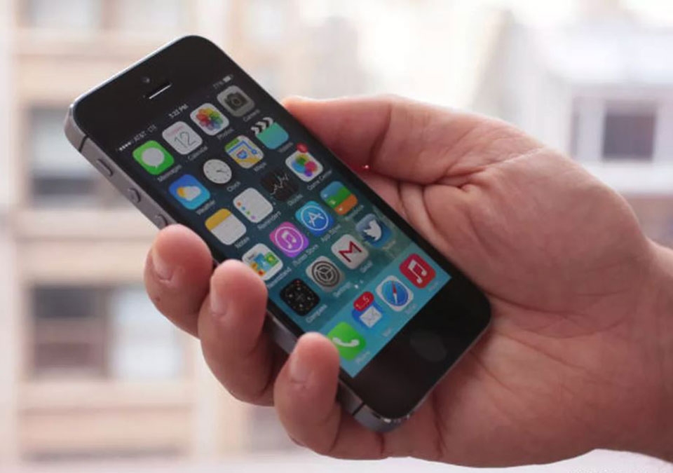 iOS 7 (2013)
