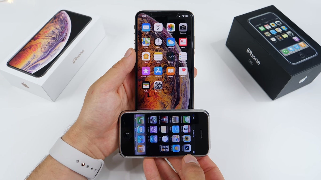 iPhone XS Max và iPhone 2G: những sự khác biệt sau 12 năm 2