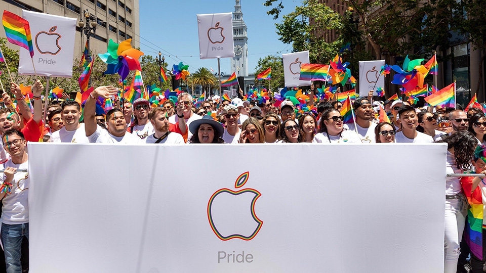 Apple ủng hộ cộng đồng LGBTQ