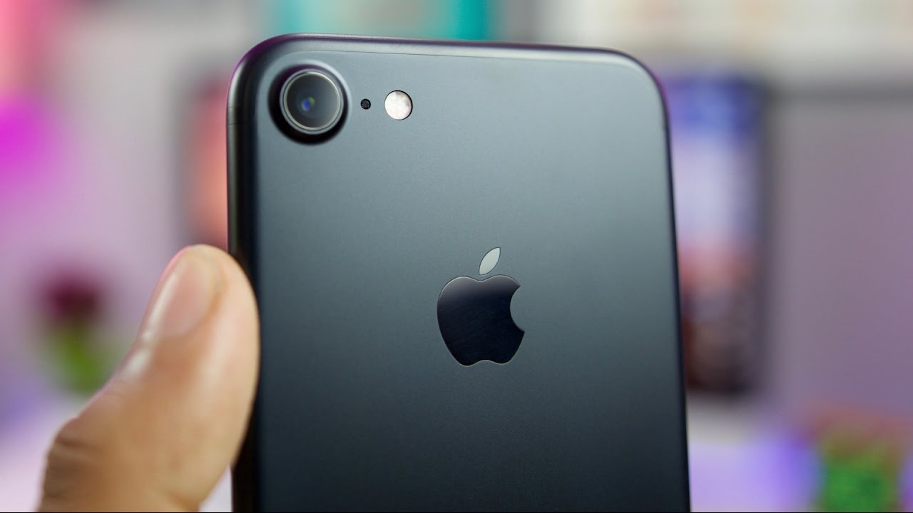 Bạn có biết lớp bảo vệ camera iPhone được làm từ gì? 1