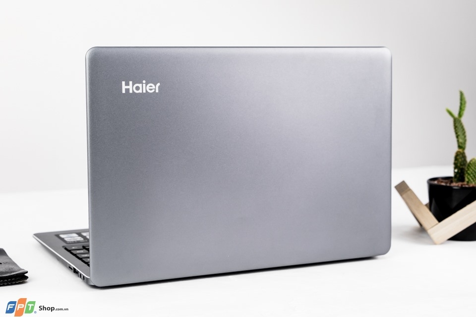 Haier S1 HR-13M: Laptop siêu mỏng - nhẹ, màn hình đẹp, giá “hạt dẻ” chỉ 5 triệu đồng! (ảnh 1)