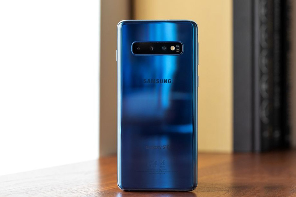 Doanh số Samsung được cứu vãn bởi Apple Doanh số Samsung được cứu vãn bởi Apple