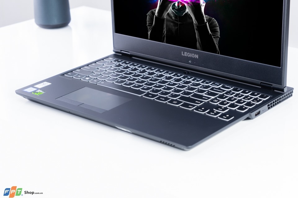 Lenovo Legion Y530: “Cậu bé vàng” trong làng laptop gaming! (ảnh 4)