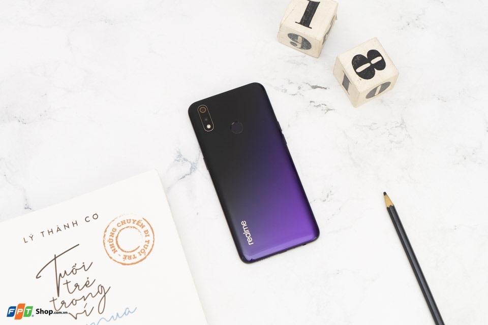 Realme 3 Pro Realme 3 Pro