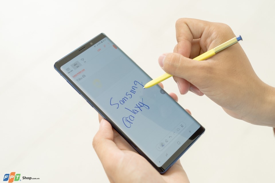 Màn hình thiết kế Galaxy Note 9