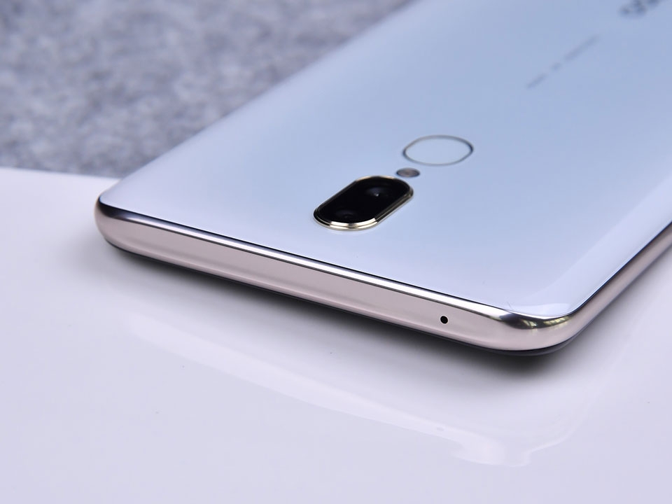 OPPO A9 OPPO A9