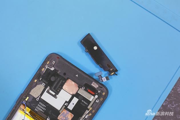 Mổ bung chiếc OPPO Reno 10X Zoom mảnh mai để xem tận mắt cụm camera pop-up 5