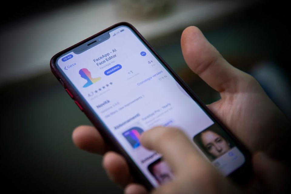 FaceApp FaceApp