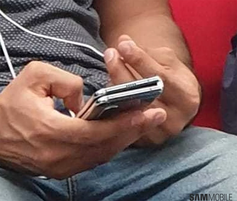 Galaxy Fold (ảnh 1) Galaxy Fold (ảnh 1)