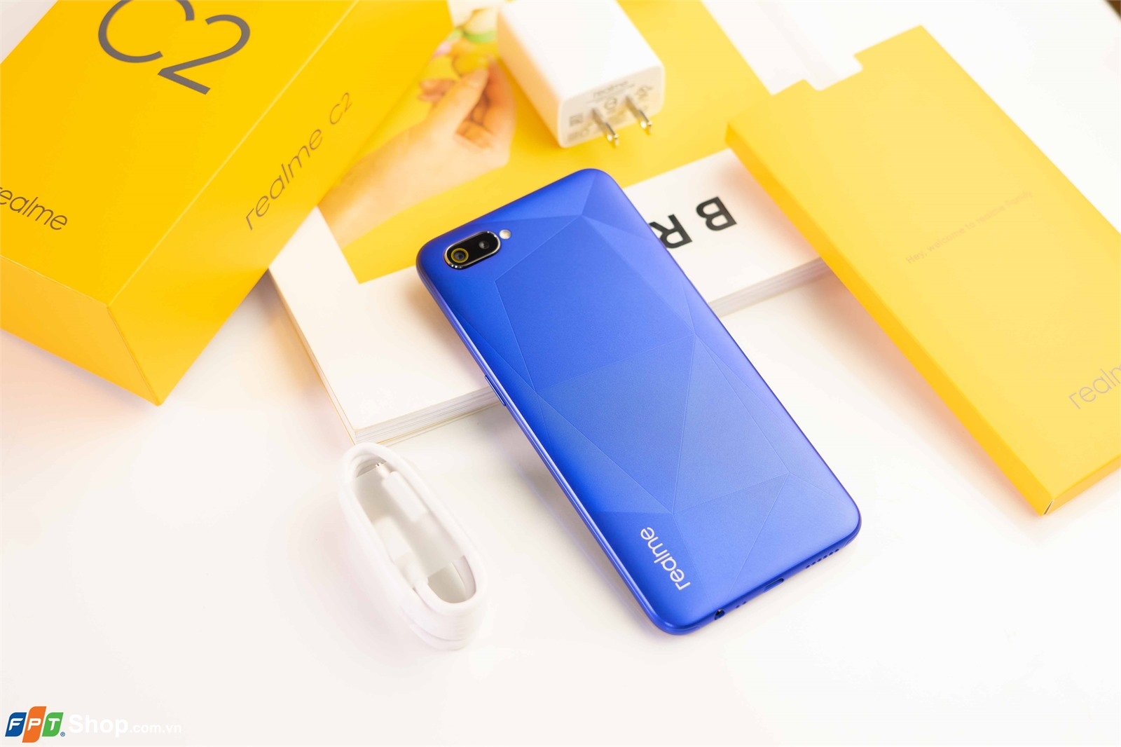 Realme C2: Trải nghiệm ngon, lại còn giảm đến 500,000 đồng! (ảnh 6) Realme C2: Trải nghiệm ngon, lại còn giảm đến 500,000 đồng! (ảnh 6)