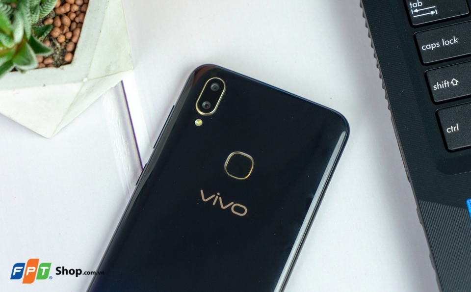 Tặng 1.3 triệu đồng, Vivo V11i trở lại mạnh mẽ ở phân khúc phổ thông! (ảnh 3)