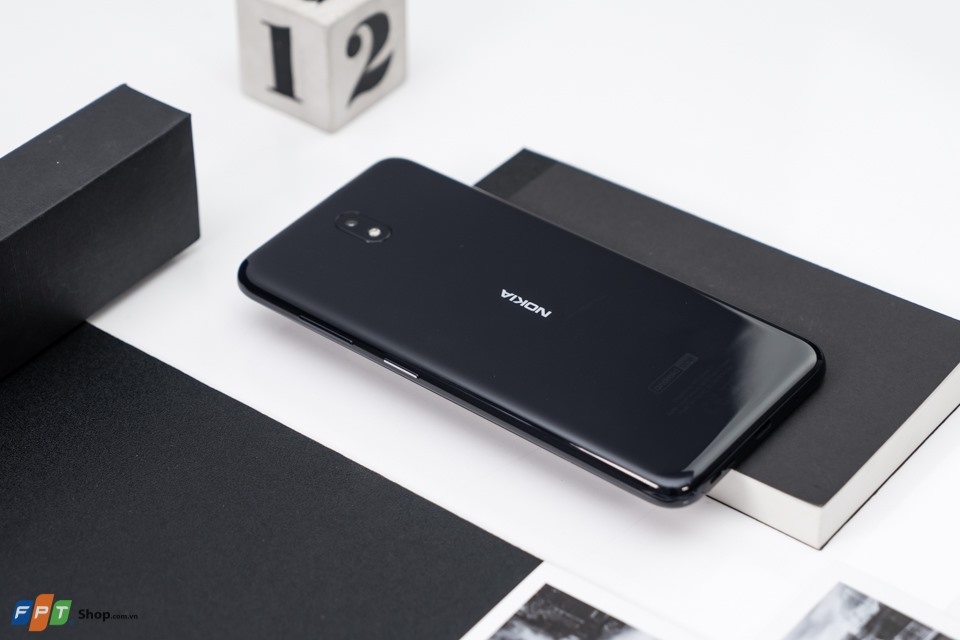 Trải nghiệm màn hình lớn, tính năng thú vị với Nokia 3.2 giá rẻ! (ảnh 1)