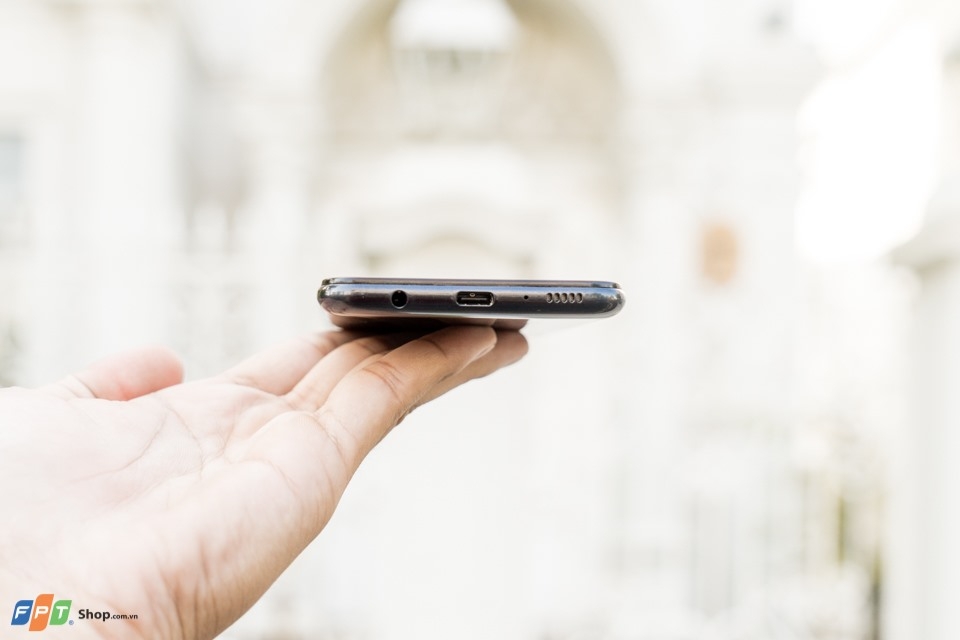 Samsung Galaxy M20: Chỉ gần 5 triệu cho trải nghiệm smartphone toàn diện! (ảnh 6) Samsung Galaxy M20: Chỉ gần 5 triệu cho trải nghiệm smartphone toàn diện! (ảnh 6)