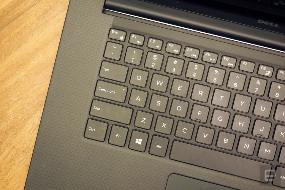 Dell XPS 15 9570: Cấu hình đỉnh cao trong vẻ ngoài "siêu mẫu"! (ảnh 2) Dell XPS 15 9570: Cấu hình đỉnh cao trong vẻ ngoài "siêu mẫu"! (ảnh 2)