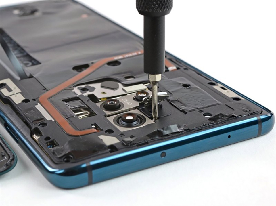 Mổ bụng Huawei Mate 20X 5G (ảnh 4)