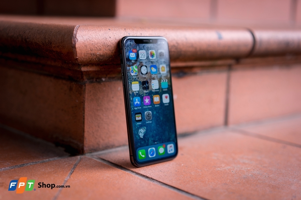 iPhone X thiết kế