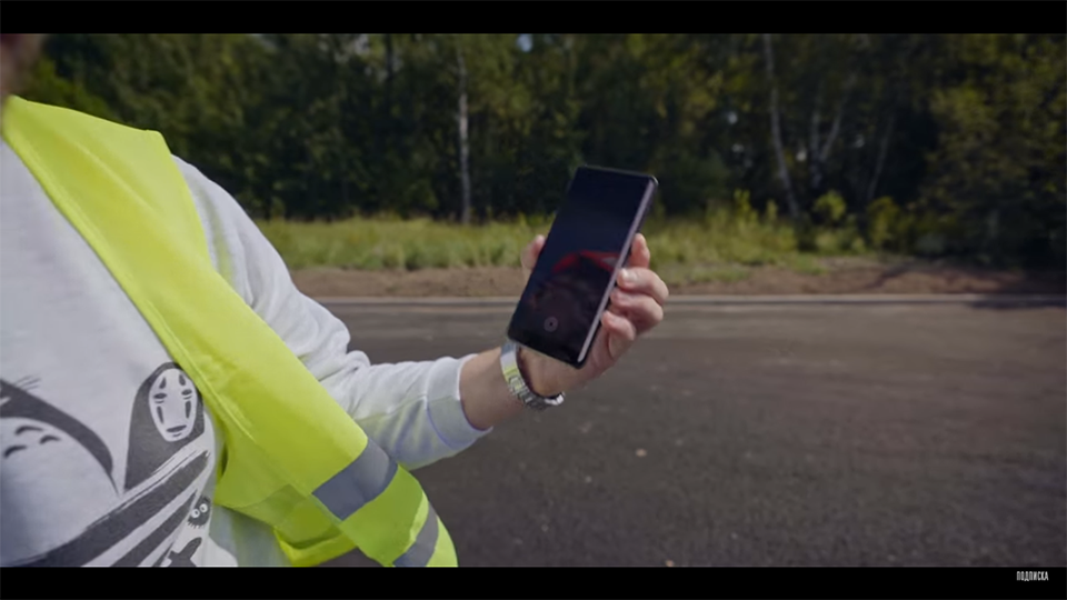 Thử nghiệm thả rơi Galaxy S10+ và Nokia 3310