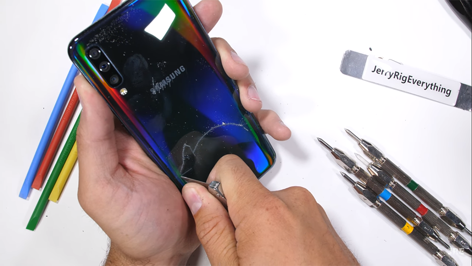 Tra tấn Galaxy A50 (ảnh 4) Tra tấn Galaxy A50 (ảnh 4)