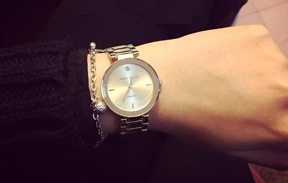 đồng hồ Anne Klein
