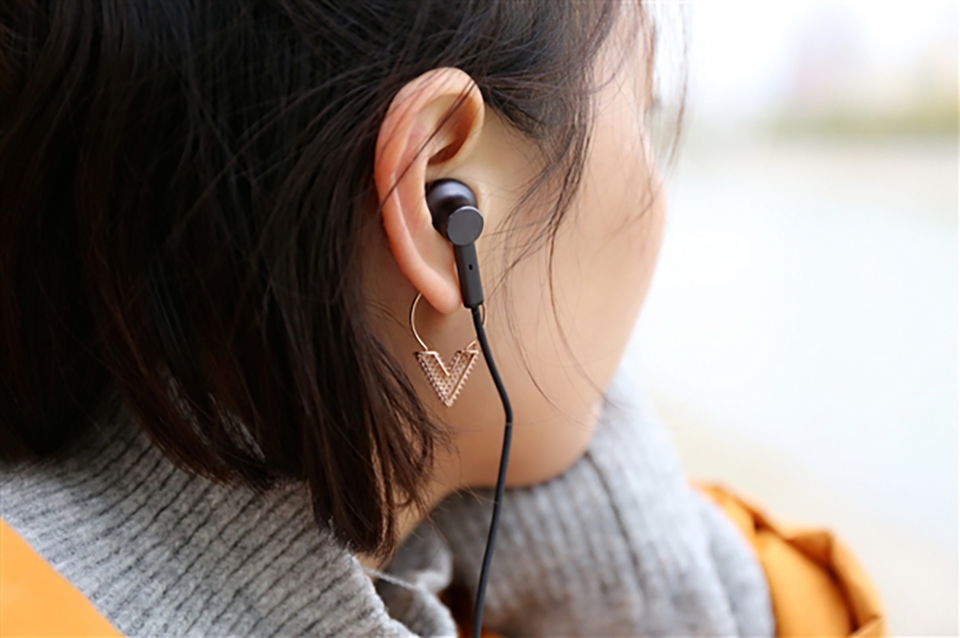Xiaomi gây quỹ cộng đồng với tai nghe Bluetooth khử tiếng ồn mới (ảnh 2)