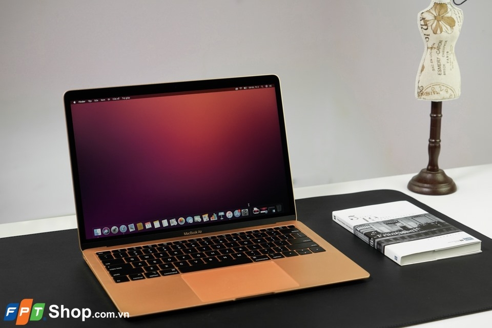 MacBook Air 2018: Siêu mẫu vàng trong làng ultrabook! (ảnh 3) MacBook Air 2018: Siêu mẫu vàng trong làng ultrabook! (ảnh 3)