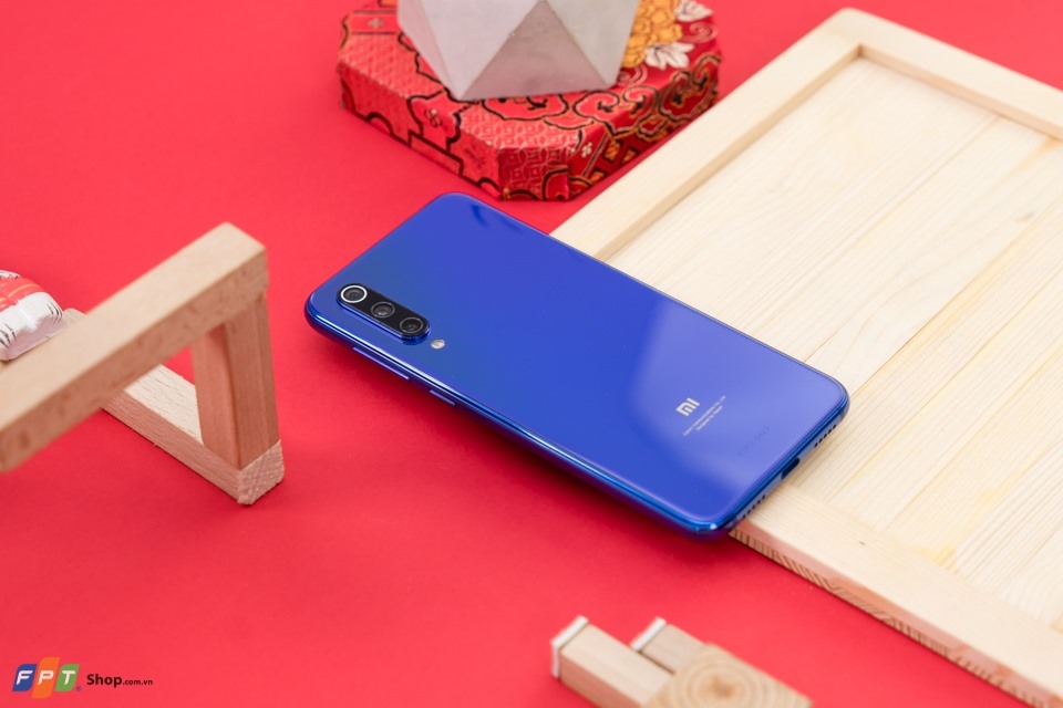Xiaomi Mi 9 SE: Smartphone nhỏ gọn, đẹp và mạnh mẽ! (ảnh 1) Xiaomi Mi 9 SE: Smartphone nhỏ gọn, đẹp và mạnh mẽ! (ảnh 1)