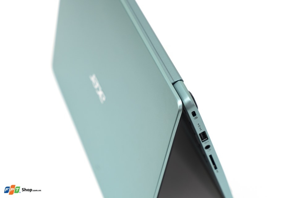 Chỉ 9 triệu chọn laptop mỏng nhẹ, màn hình đẹp? Đây là ứng viên sáng giá nhất! (ảnh 2) Chỉ 9 triệu chọn laptop mỏng nhẹ, màn hình đẹp? Đây là ứng viên sáng giá nhất! (ảnh 2)