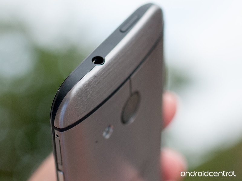cạnh trên htc one mini 2