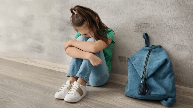 Vẽ tranh bạo lực học đường đơn giản và đẹp 3