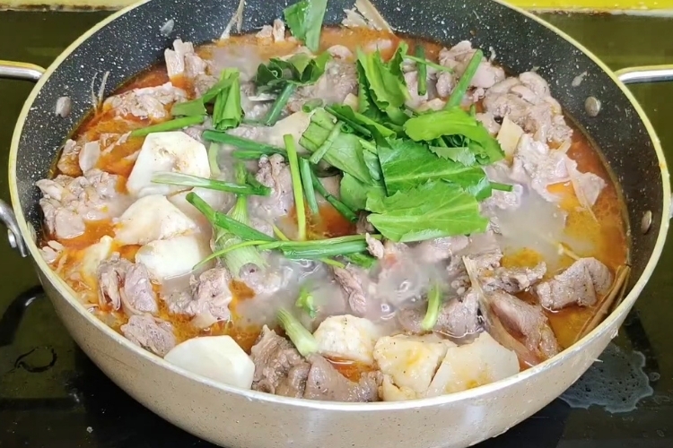 Vịt om sấu khoai sọ (11)