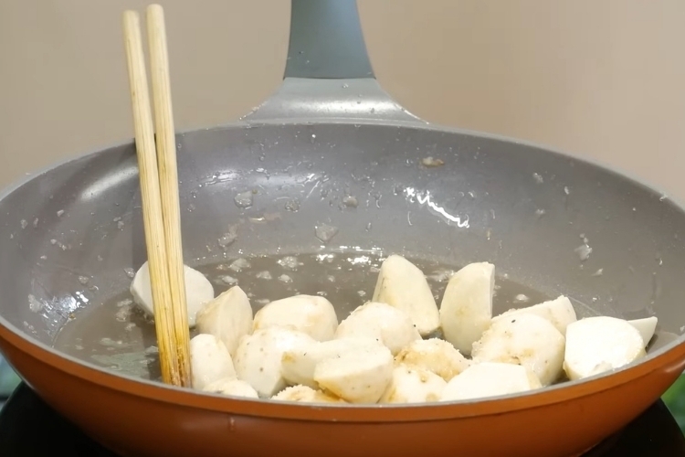 Vịt om sấu khoai sọ (8)