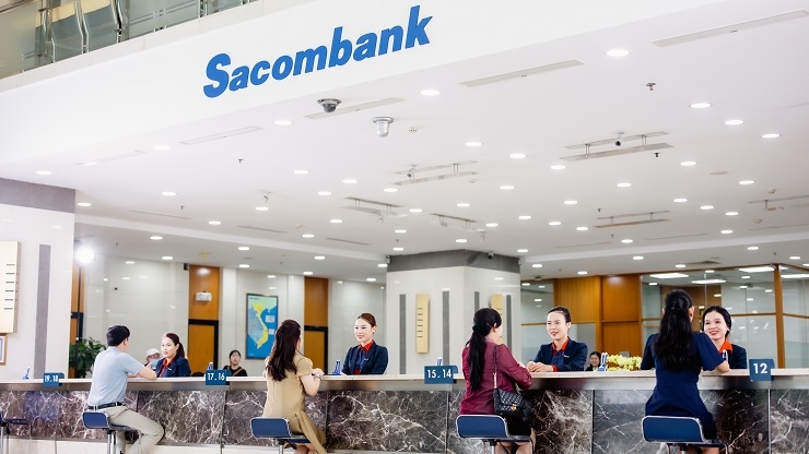 Xem ngày hết hạn trên thẻ ATM Sacombank 3.png