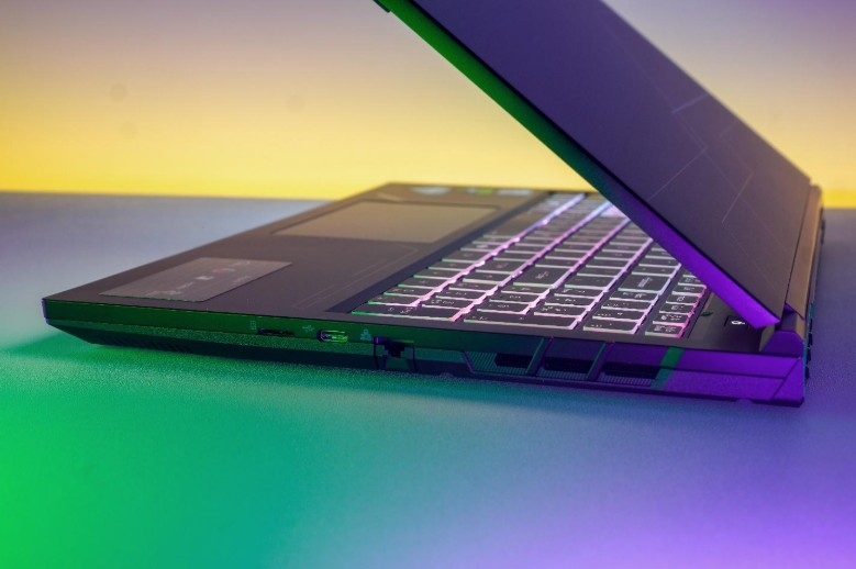 Acer Aspire 7 A715-59G-59RD: Laptop gaming đa dụng, cân bằng giữa hiệu năng và giá trị sử dụng 16