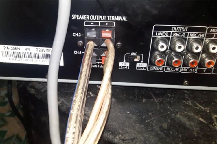 Amply không nhận micro 4