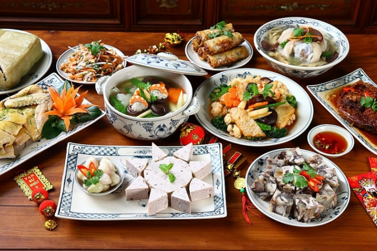 Thực đơn mâm cơm cúng tất niên ấm cúng, đủ đầy cho gia đình sum họp cuối năm