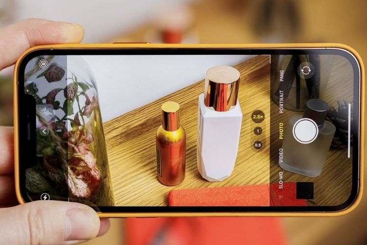 anh-chup-tu-camera-iphone-bi-vang (2).jpg