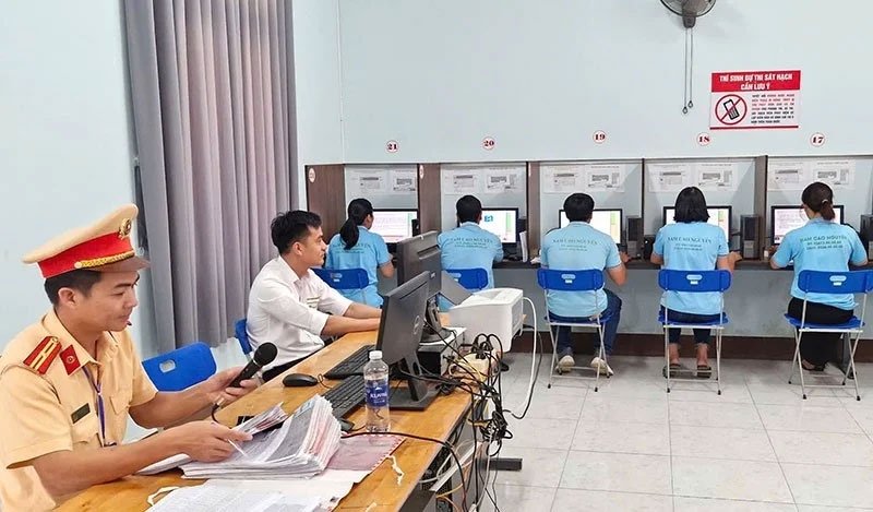 App học bằng lái xe máy có phù hợp với người lớn tuổi không?