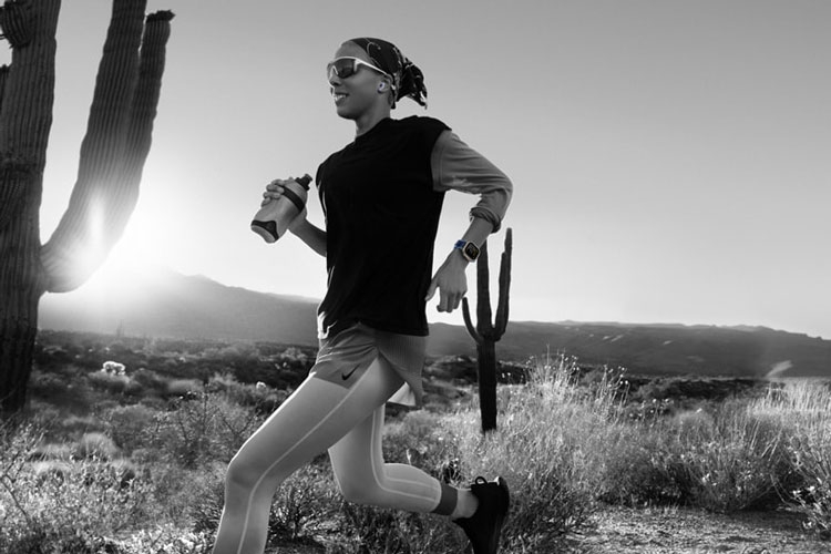 Apple Watch Ultra 3 ra mắt: Màn hình lớn nhất, pin 42 giờ, nhiều tính năng sức khỏe - hình 3