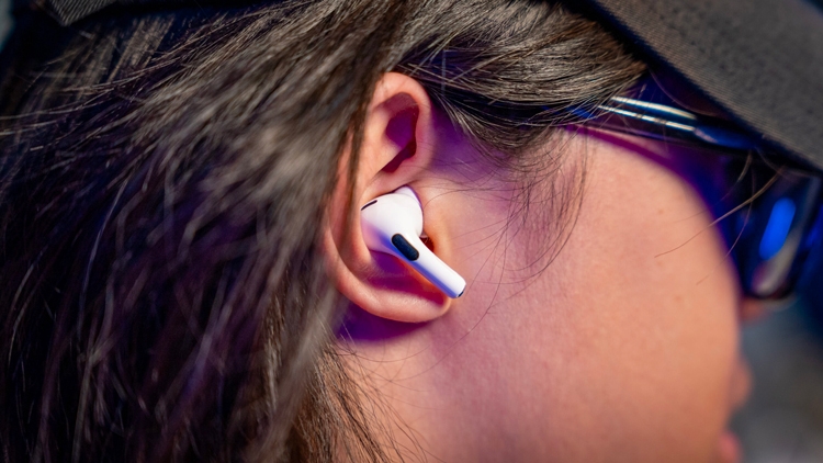 Apple xác nhận AirPods sắp có tính năng ghi âm chất lượng phòng thu và điều khiển camera từ xa