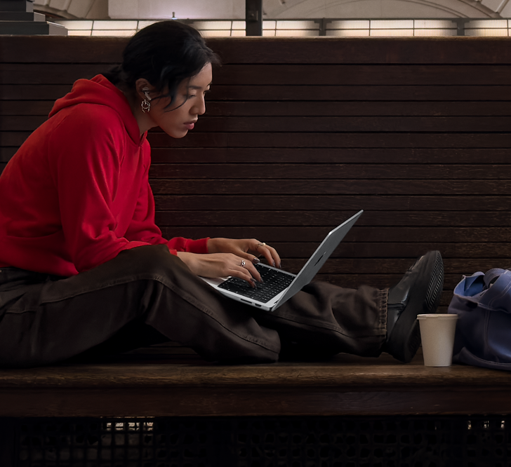 asus zenbook và macbook pro ảnh 7