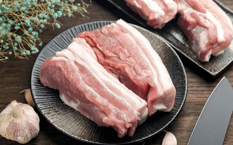 Cách chọn mua thịt ba chỉ tươi ngon
