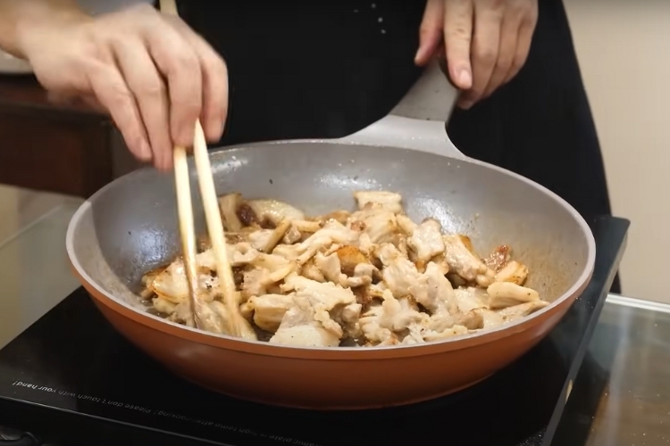 ba chỉ rang cháy cạnh 3