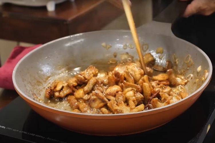 ba chỉ rang cháy cạnh 4
