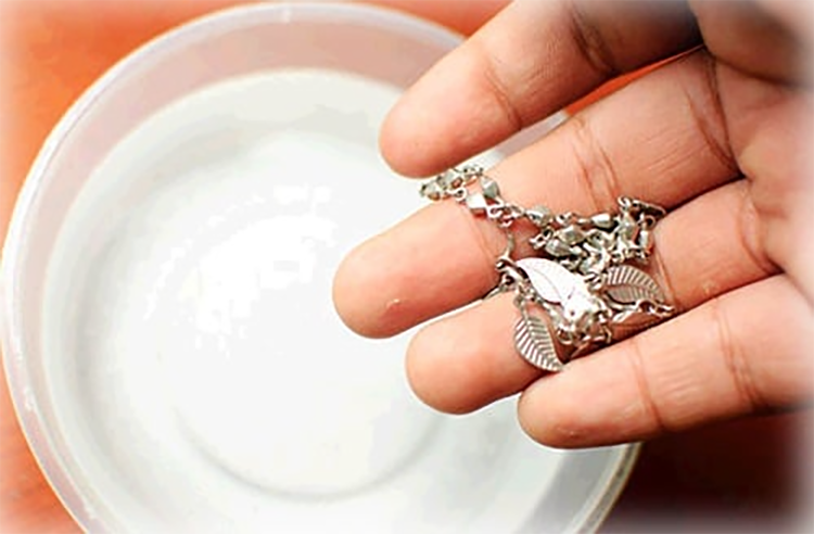 Giải đáp bạc thật có bị đen không (hình 7)