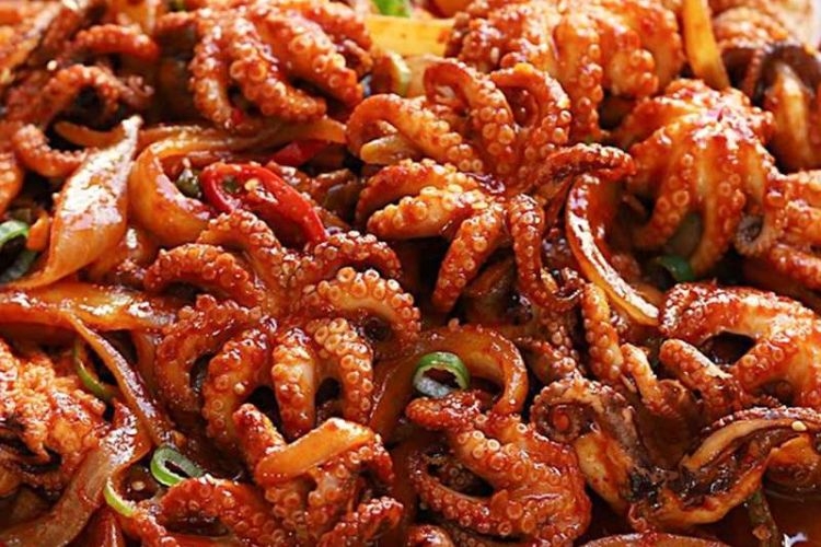 bạch tuộc xào sả ớt